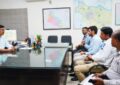 JAMSHEDPUR NEWS : जनता की समस्याओं पर एक्शन मोड में DC राजीव रंजन, जन शिकायत निवारण दिवस में अधिकारियों को दिए सख्त निर्देश